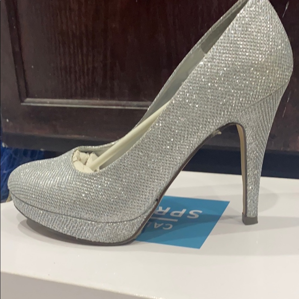 Heels - Picture 2 of 5